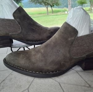 Born suede leather ankle boots Olive green